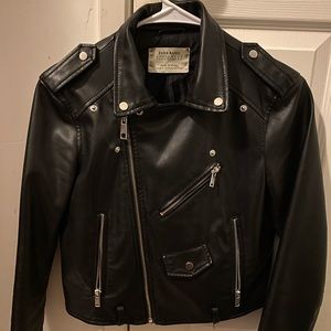 Women’s Black Cropped Leather Jacket.